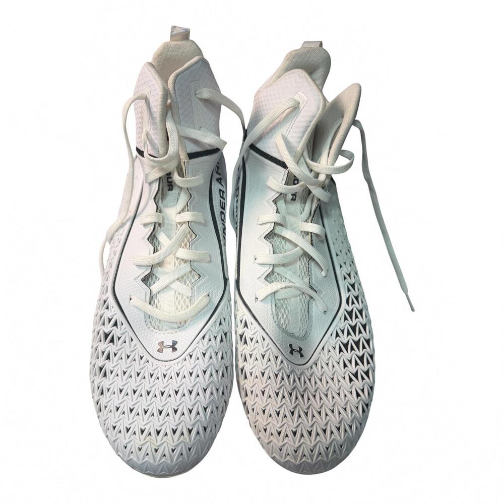 Under Armour 3022836‑107 Football Cleats – White – Size 15 – NWOB